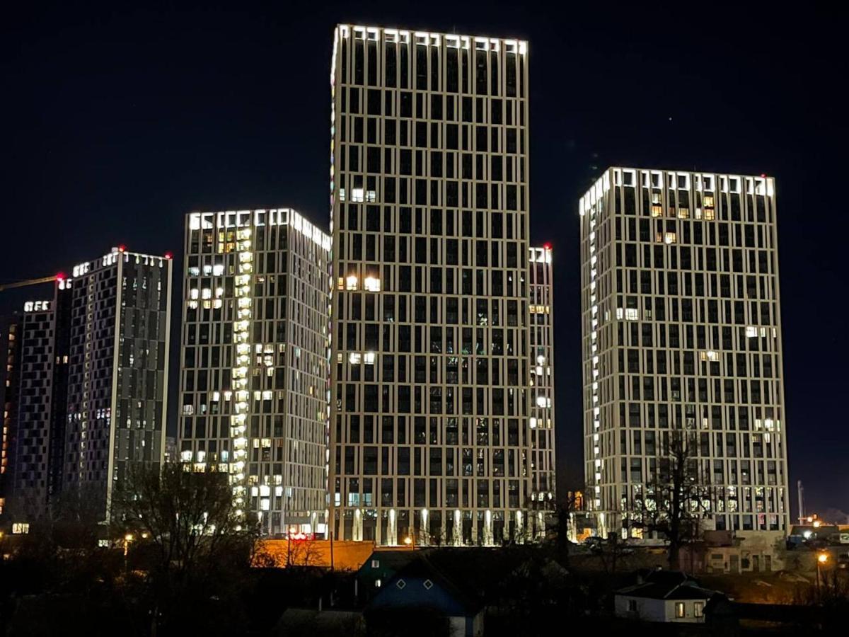 Slavutich Apartments Near Metro Station Київ Екстер'єр фото