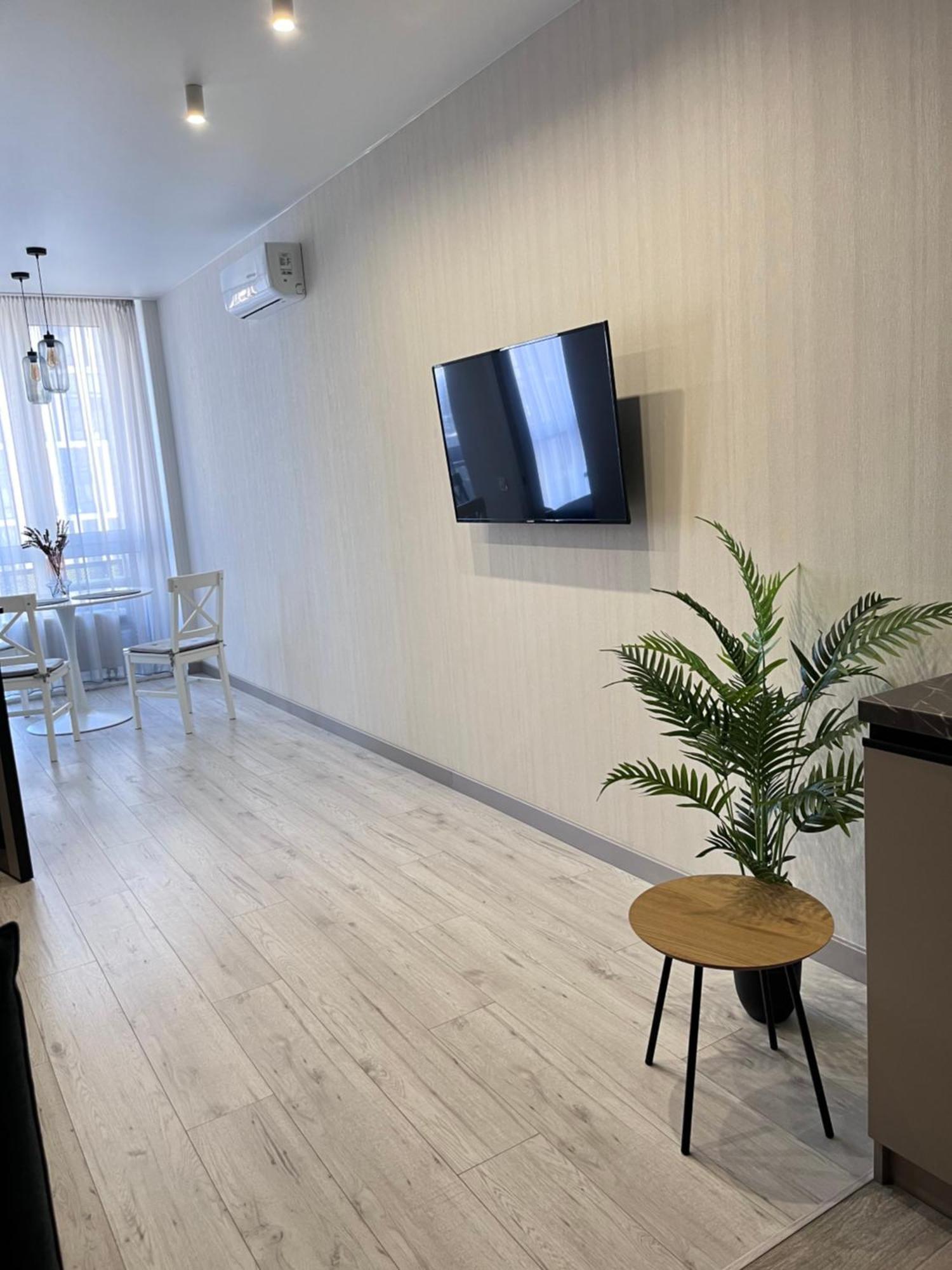 Slavutich Apartments Near Metro Station Київ Екстер'єр фото